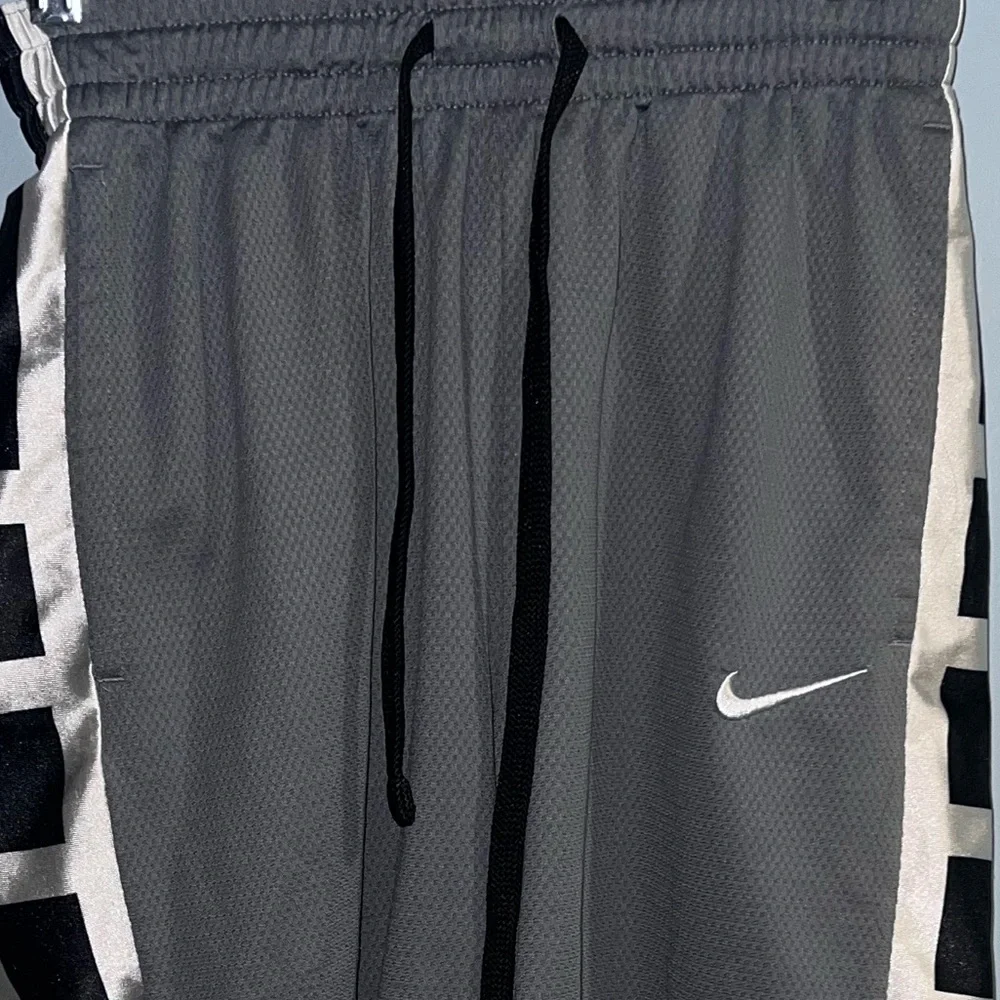 Nike- Grey shorts - Picture 2 of 4